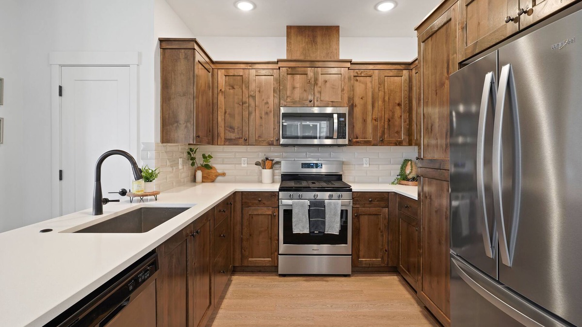 Mountain View House | Townhome Less than a mile away from hospital. 3 Bed + 2.5 bath and office loft.