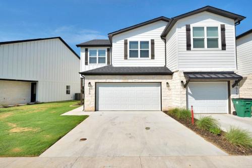 Stephenville House | Townhome near Tarleton!