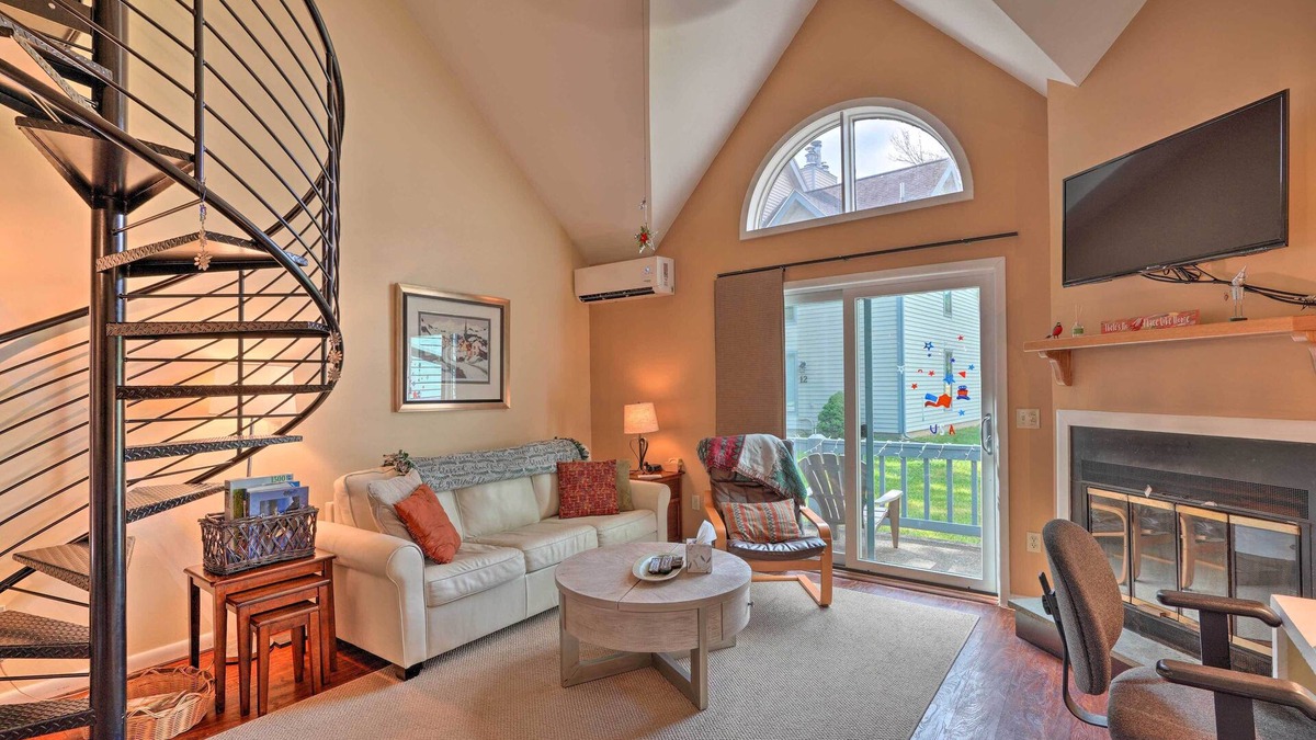 Ellicottville House | Townhome w/Fireplace - Walk to Chairlift!