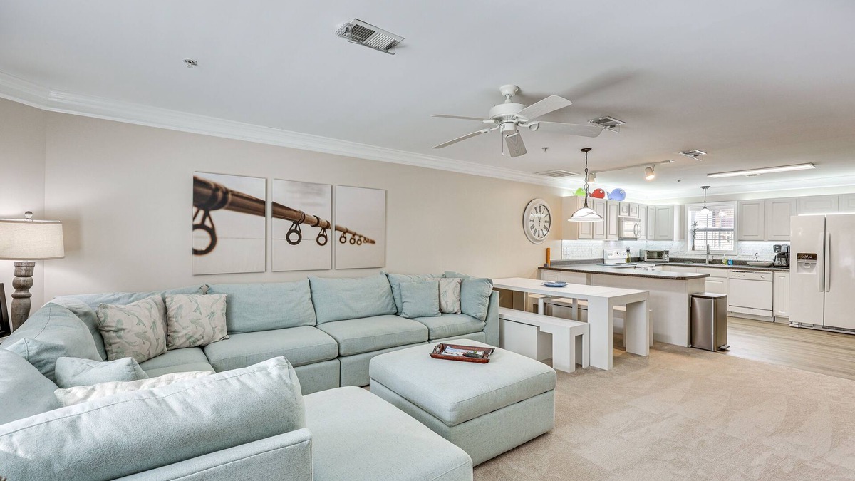 White Lake House | Townhome w/Outdoor Pool & White Lake Access!