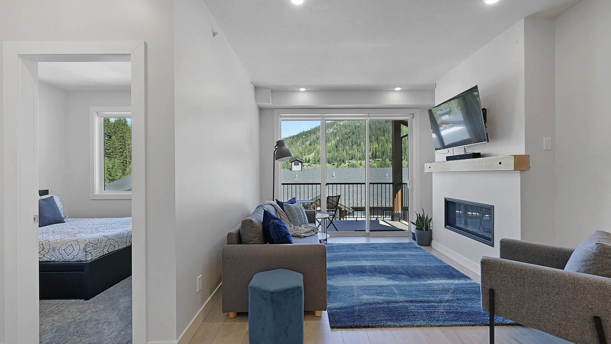 Sun Peaks House | Townhome with Garage, 3 Bedrooms and Hot Tub