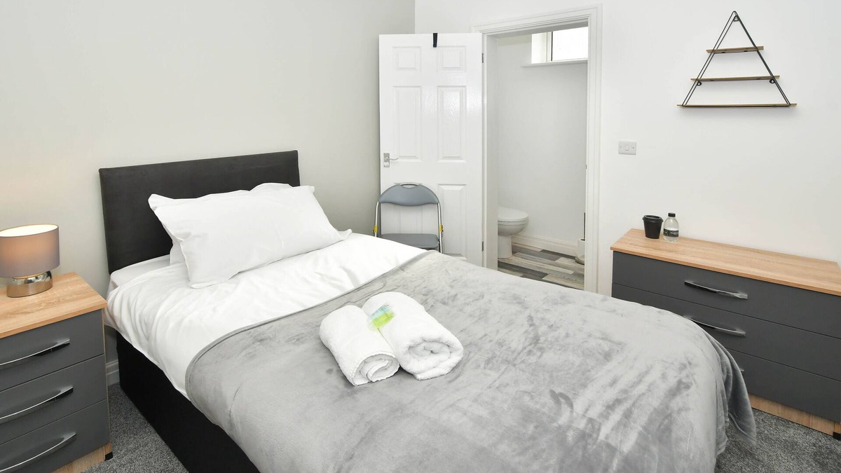 Crewe House | Townhouse@ 147 Westminster - Single Ensuite