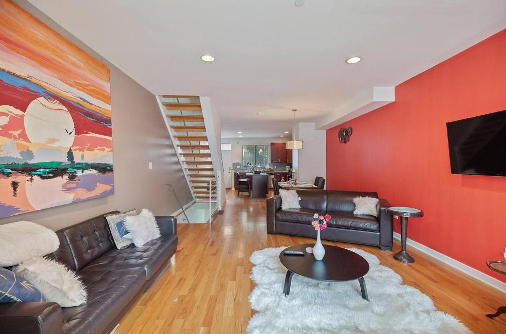 West Poplar Bed & Breakfast | Townhouse - 5 mins Center City -Convention Center