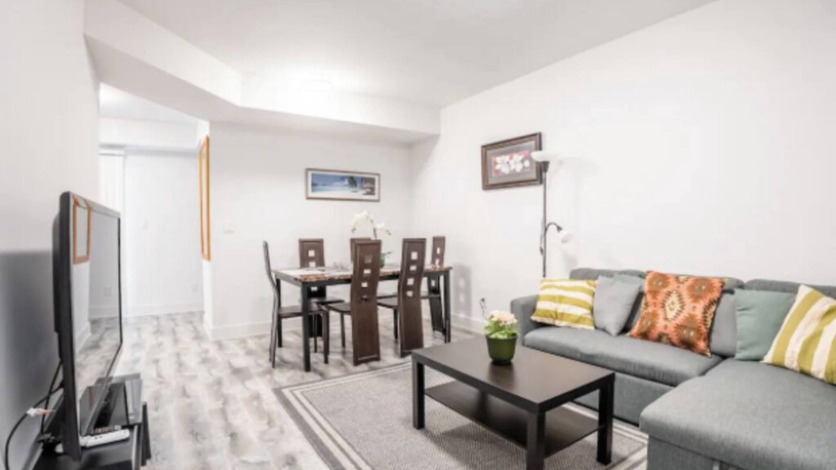 Niagara Falls Apartment | Townhouse Apartment 5 Mins From Niagara Falls
