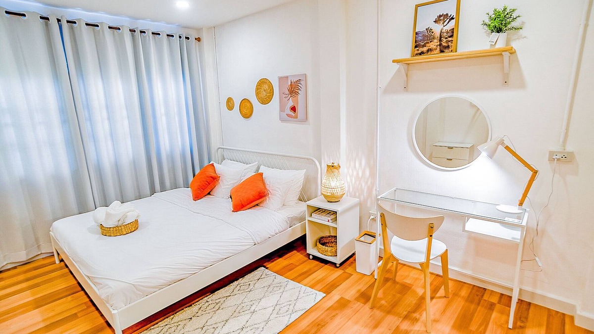 Chang Moi House | Townhouse at Central Old City for 4-6 people