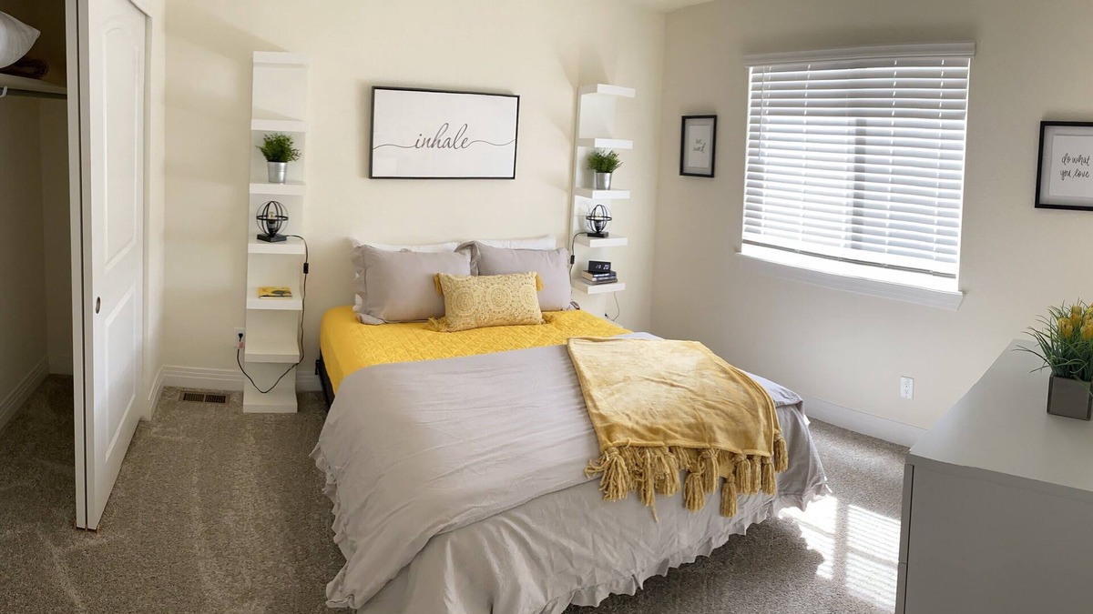 Colorado Springs House | Townhouse, close I25, Air Force Academy, walk to restaurants, movies, bowling