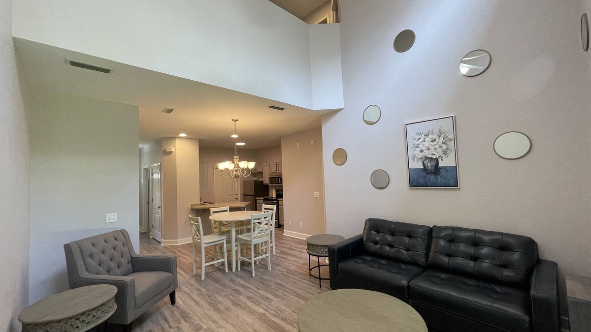 Dothan House | Townhouse close to Medical Centers with Garage