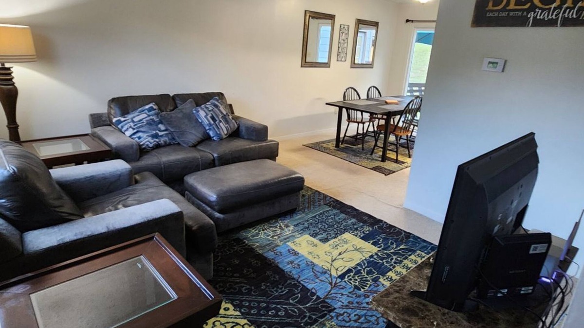 Karns House | Townhouse for Home living on the Road