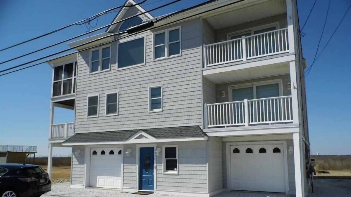 Strathmere House | Townhouse in Strathmere