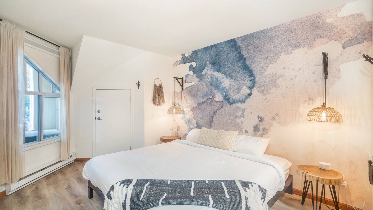 Village North House | Townhouse in Village: Private Hot tub! King Bed, Snowshoes, Bikes + Free Parking