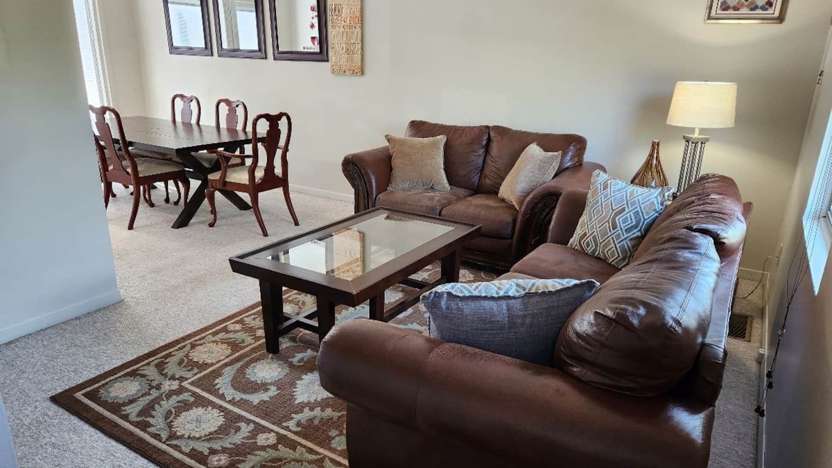 Karns House | Townhouse is ready and waiting for your East TN adventure; work or relaxation.