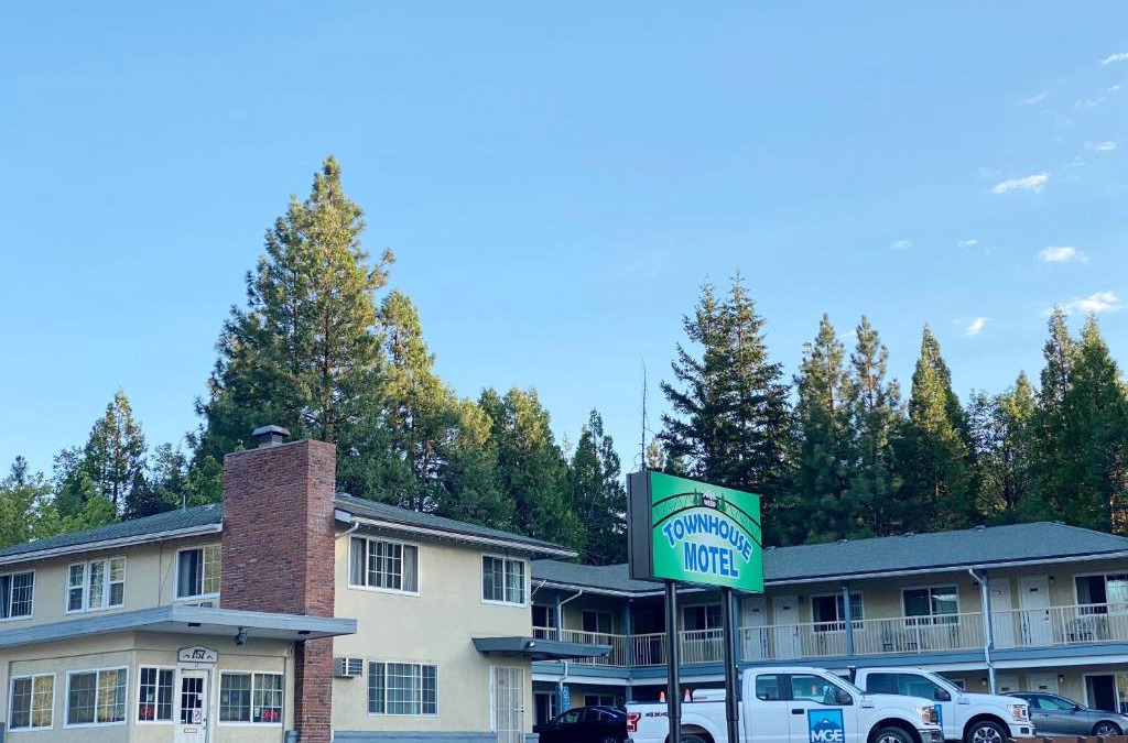 Weed Hotel | Townhouse Motel
