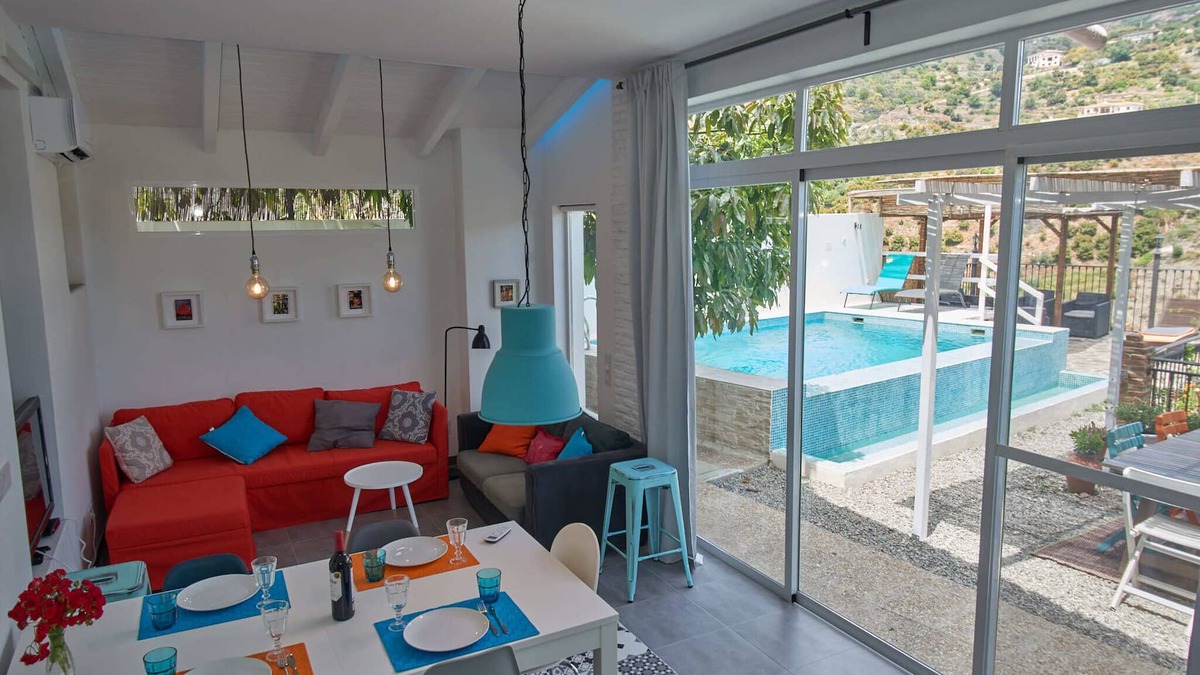 Guajar Faraguit House | Townhouse w private pool & garden, mountain views, A/C, WiFi, Netflix