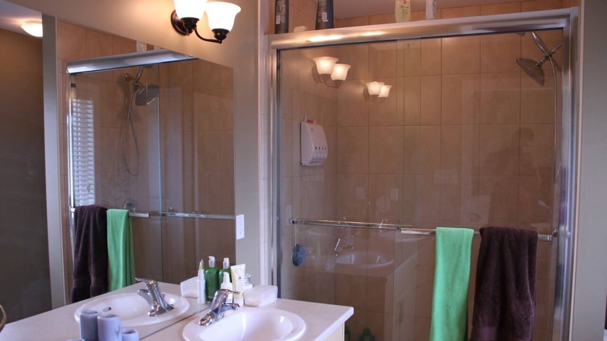 London House | Townhouse walk to Masonville Mall, close to University Hospital and Western Univ