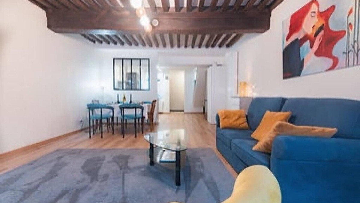 Tournus House | Townhouse with covered interior courtyard