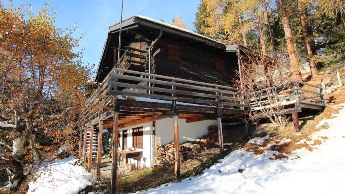 St. Luc Ski Chalet | Très beau chalet typique et confortable sur 2 niveaux avec jardin, terrasse meublé. Vue absolument s