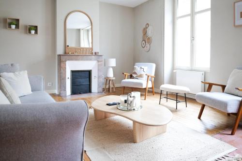 Downtown Angers Apartment | Très grand appartement cœur de ville - 7 personnes