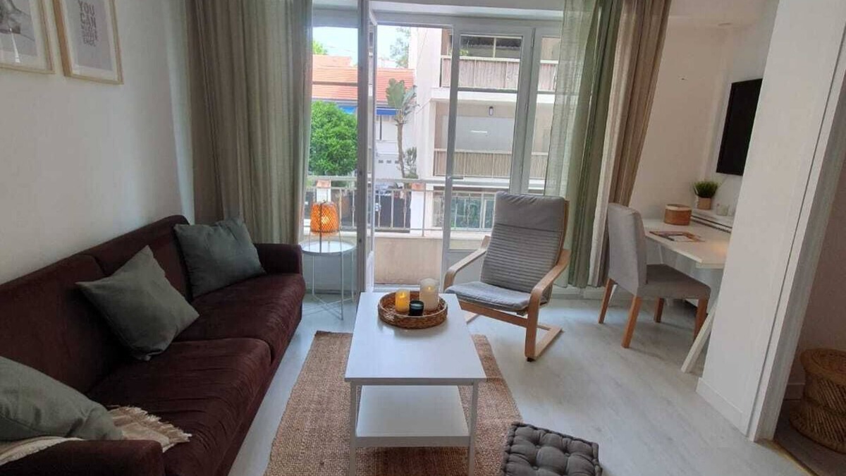 Juan-les-Pins Apartment | Très Grand Studio 41m2, Juan-les-pins, 200m des Plages, Tout à Proximité! Idéal!