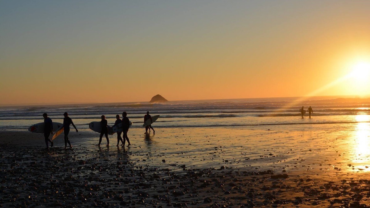 Landevennec House | Traditional 1693 stone house 70m from the sea