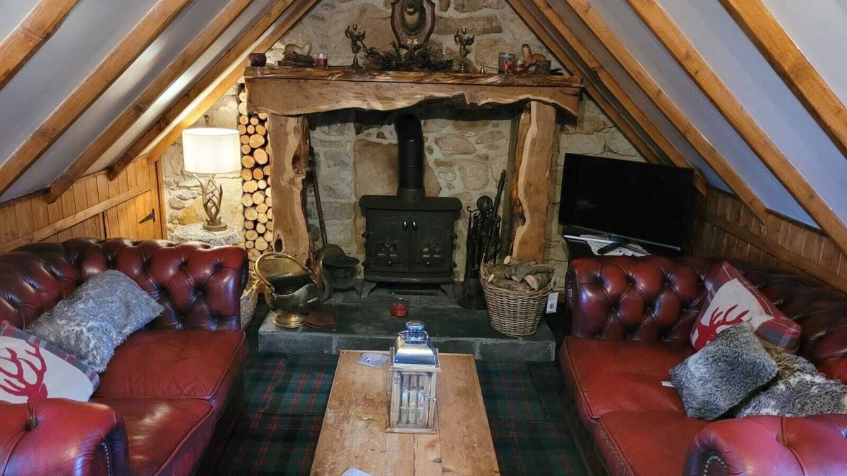Dalry Cottage | Traditional 2-Bed Cottage in Dalry