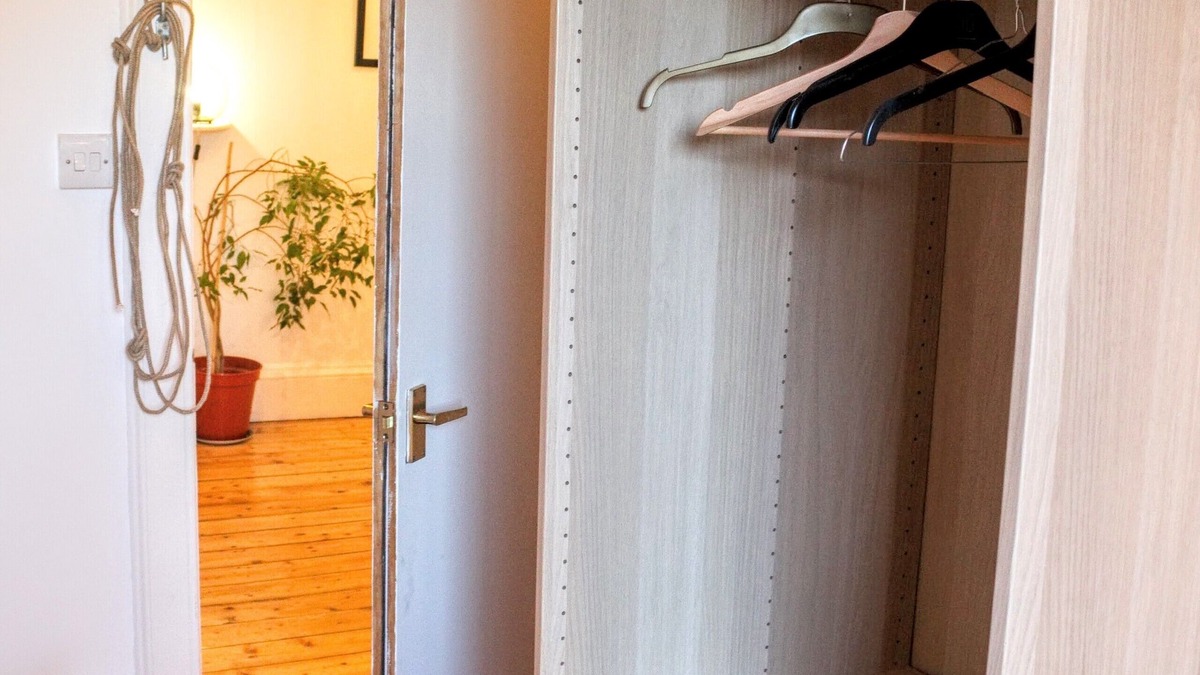Bruntsfield Apartment | Traditional 5BD Flat Overlooking Bruntsfield Links