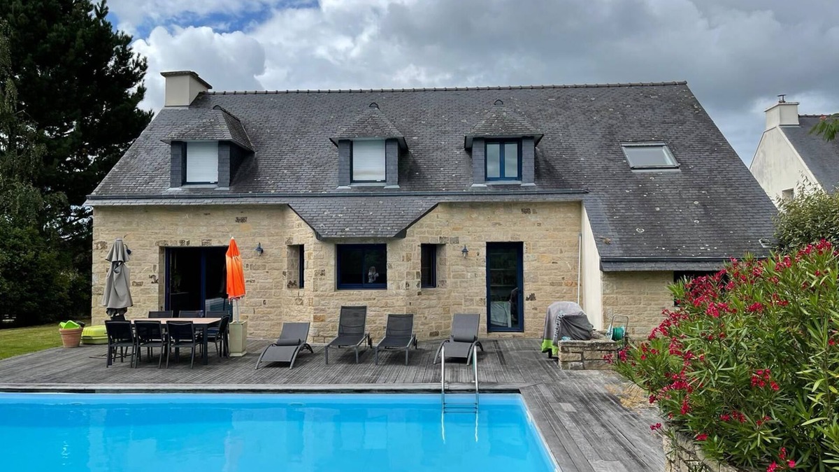 Morbihan House | Traditional Breton house with heated swimming pool 5min walk from the beach