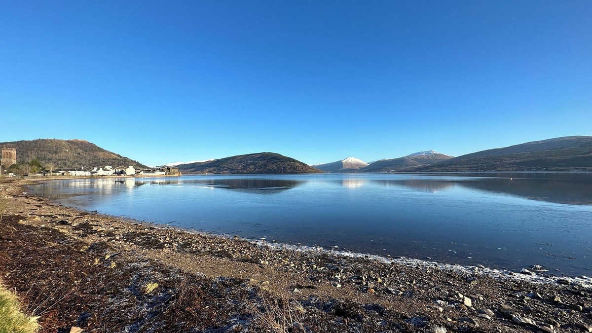 Inveraray Cottage | Traditional Cottage by Loch Fyne, Inveraray with Breathtaking Views