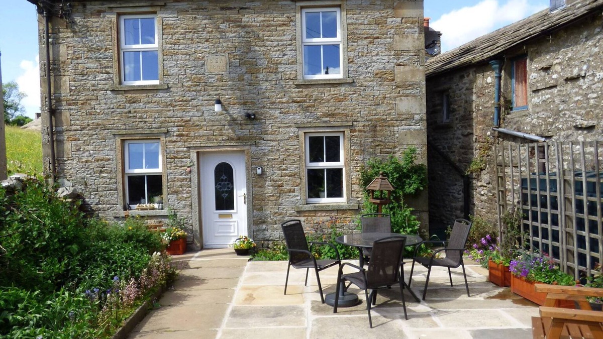 Keld Cottage | Traditional Dales Cottage Surrounded By Renowned Hay Meadows And Dry Stone Walls