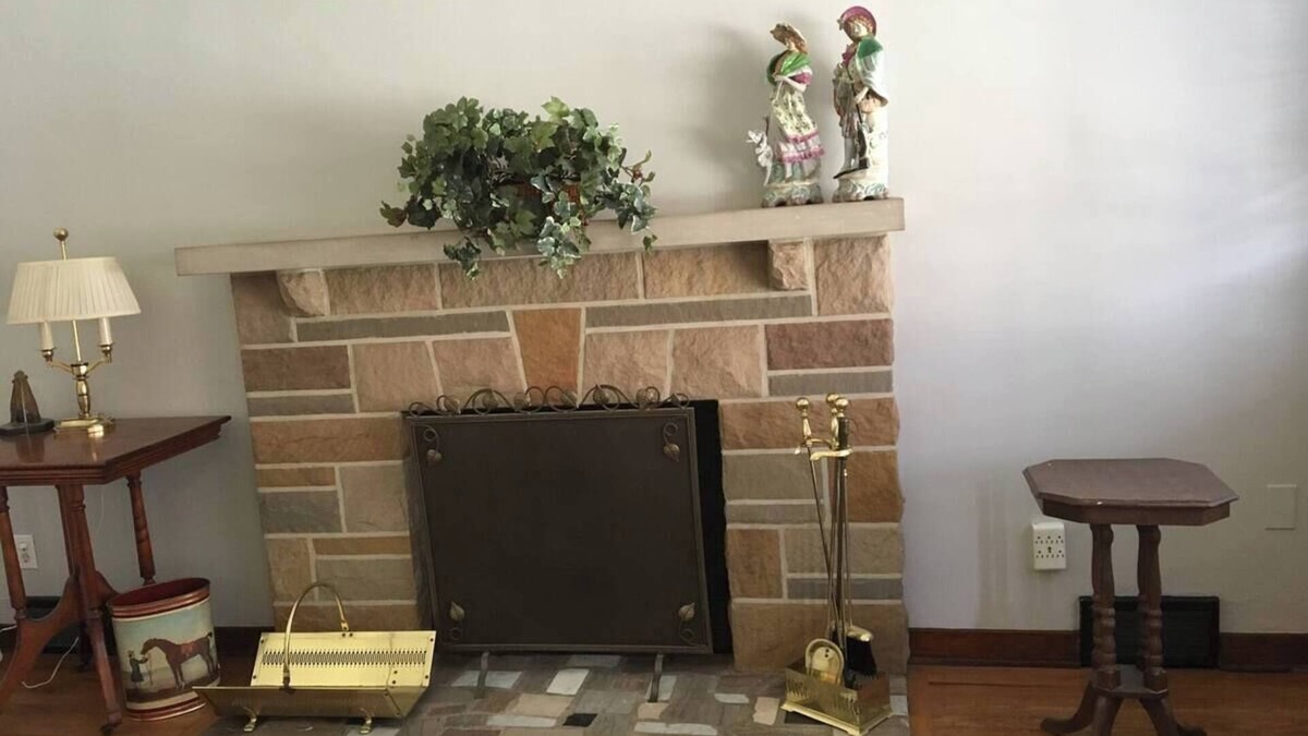 Forest Hills Apartment | Traditional decor, 1Br, 1Ba, NO steps US OPEN