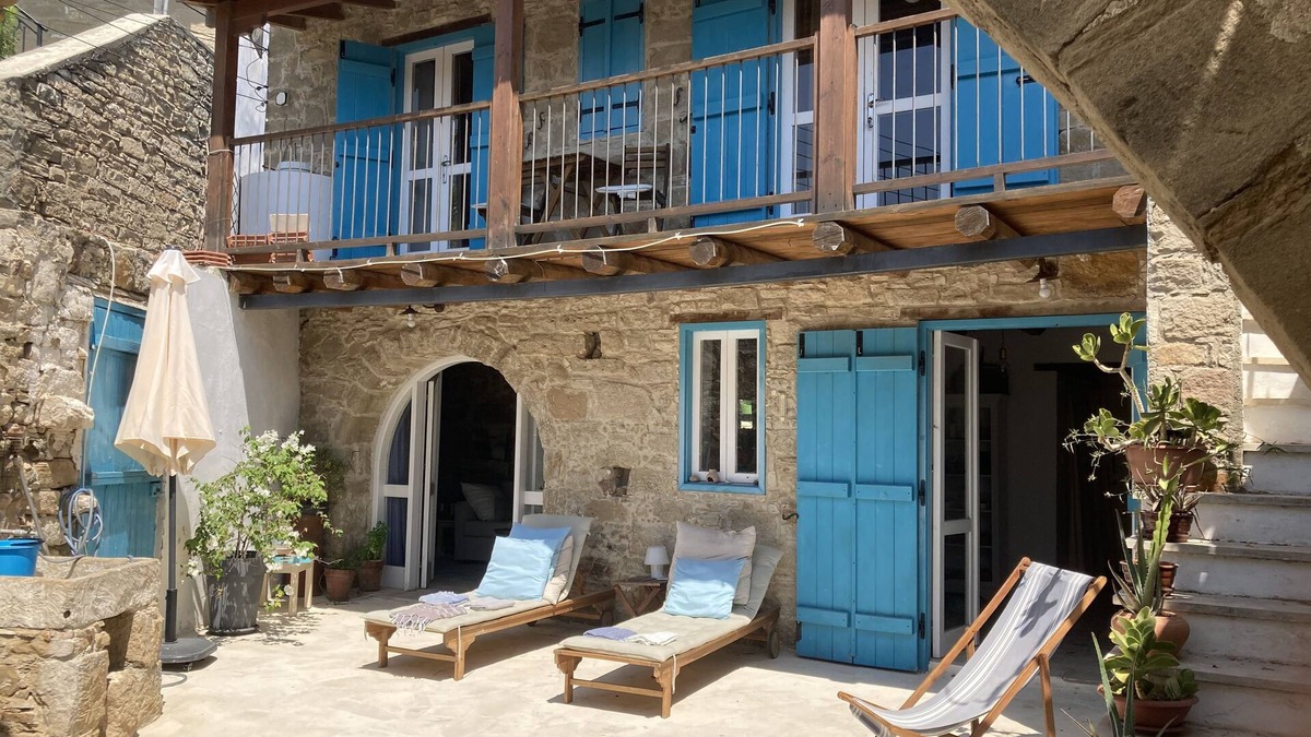 Tochni House | Traditional detached house in the heart of the village