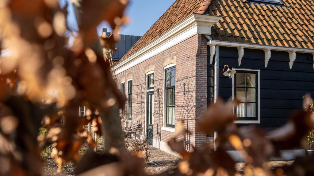 Landsmeer Bed & Breakfast | Traditional family apartment with garden at countryside Amsterdam