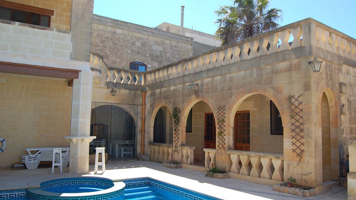 Santu Pietru Villa | Traditional Farmhouse of over 400 years with private pool in Gozo
