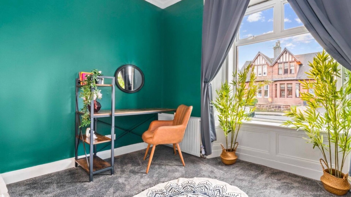 Coatbridge Apartment | Traditional ground floor apartment with main door entrance.