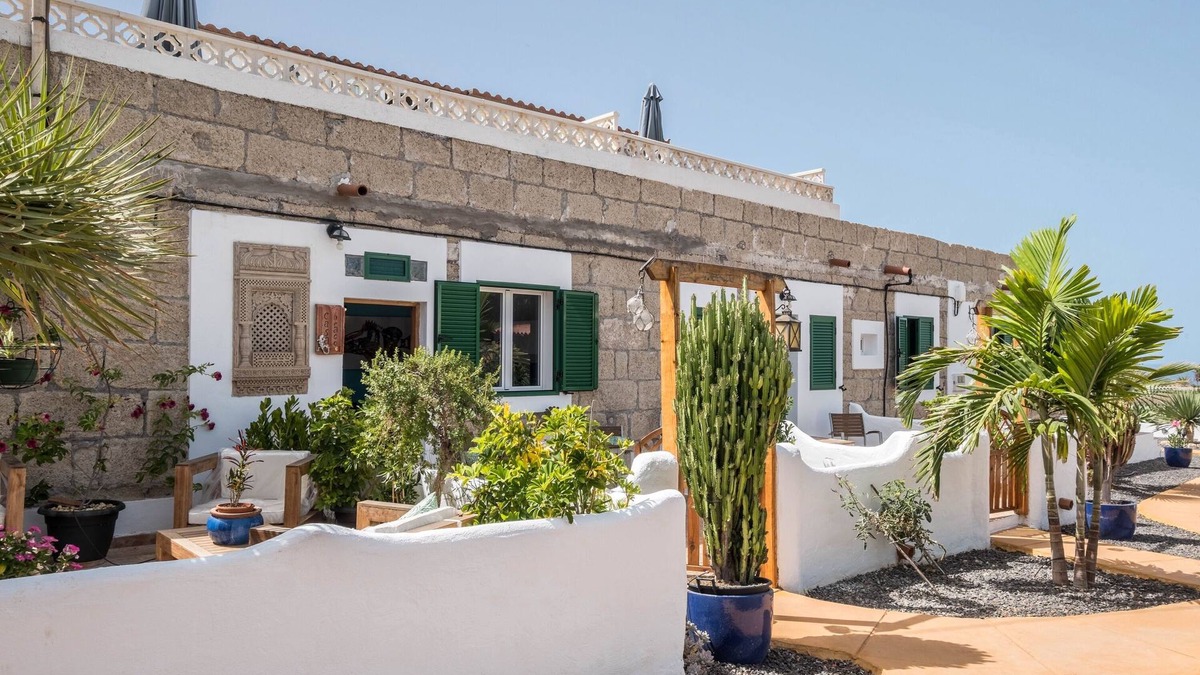 Alcala House | Traditional Holiday Home "Casa Drago" in Alcalá with Sea Access, Terrace and Garden