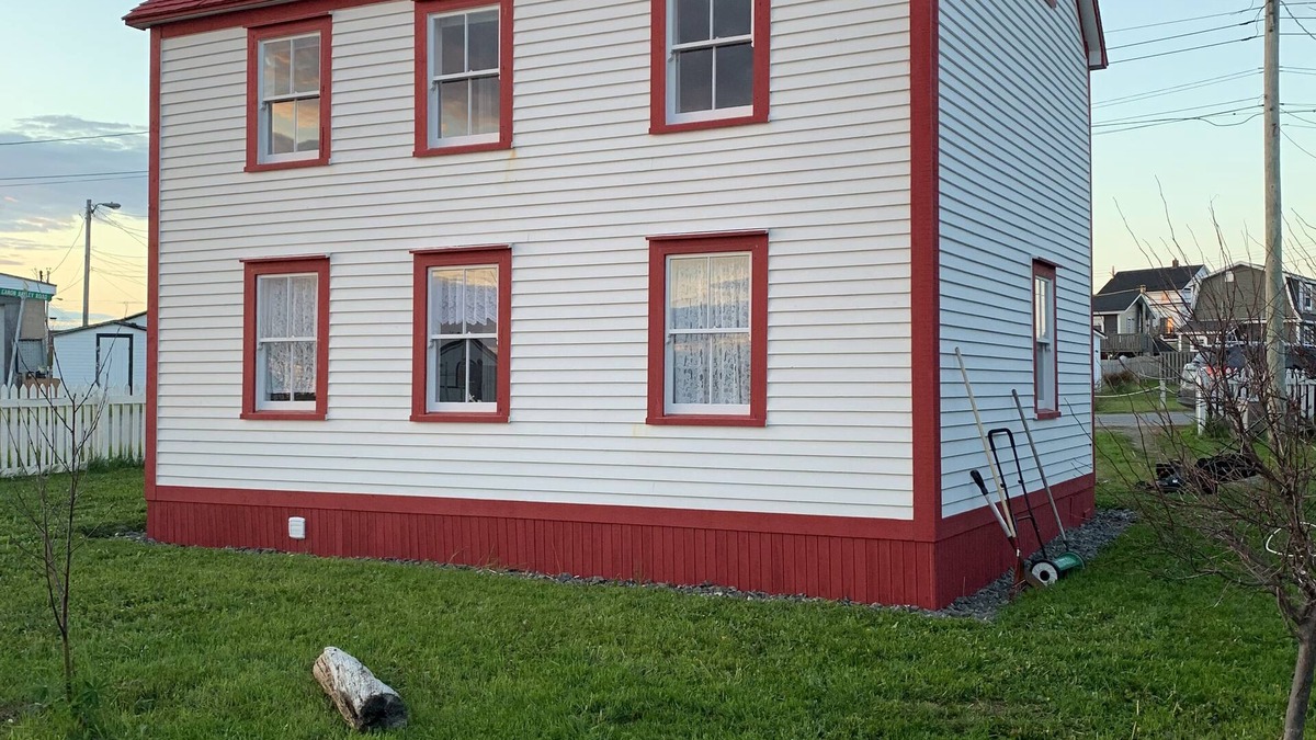 Bonavista House | Traditional Home In The Centre Of Town
