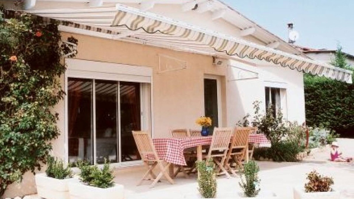 Concots House | Traditional House In Beautiful Rural Setting With Private Pool, Garden And Patio