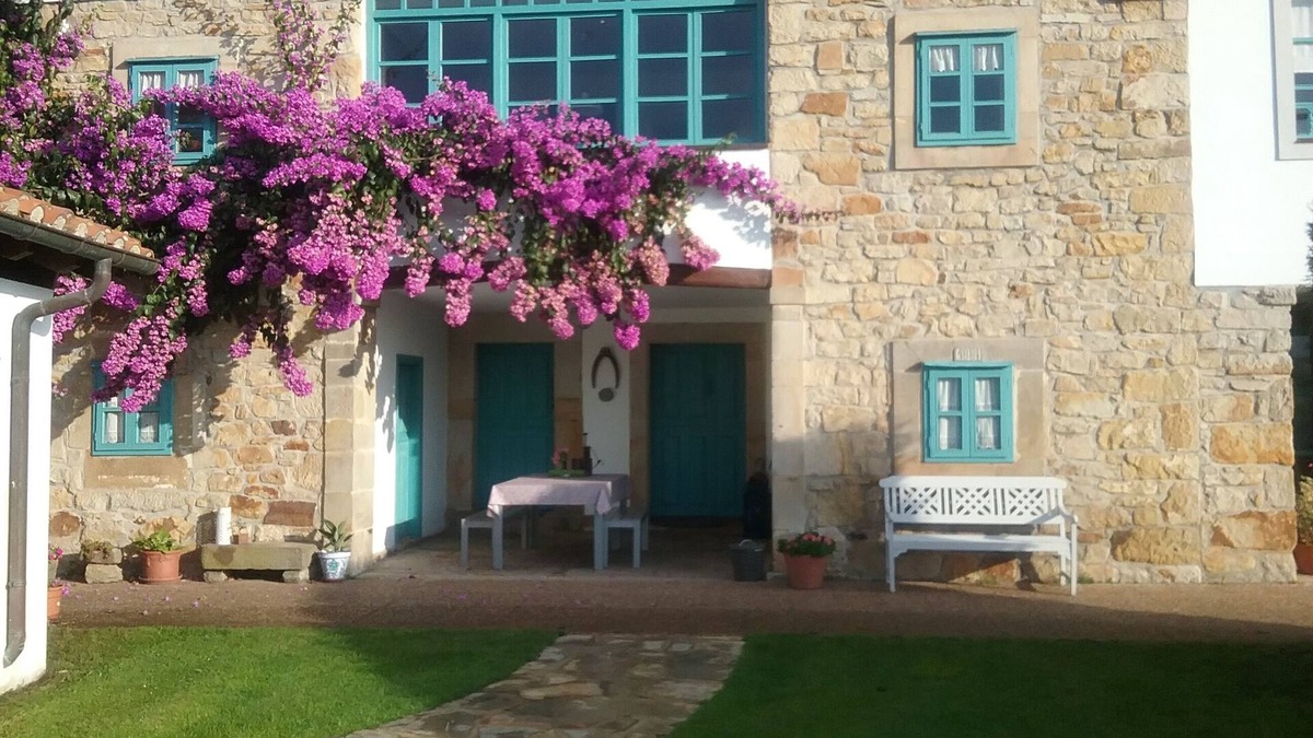 Villaviciosa Cottage | Traditional house on the Asturian coast.
