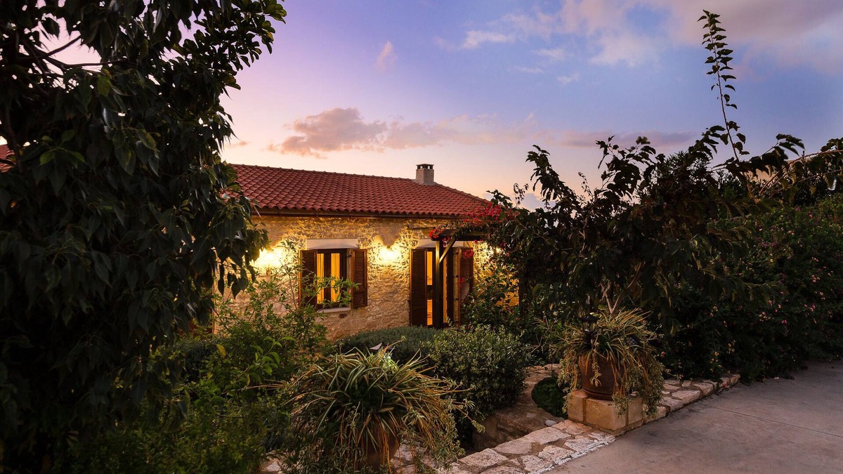 Skouloufia Villa | Traditional House With Pool And Great View!
