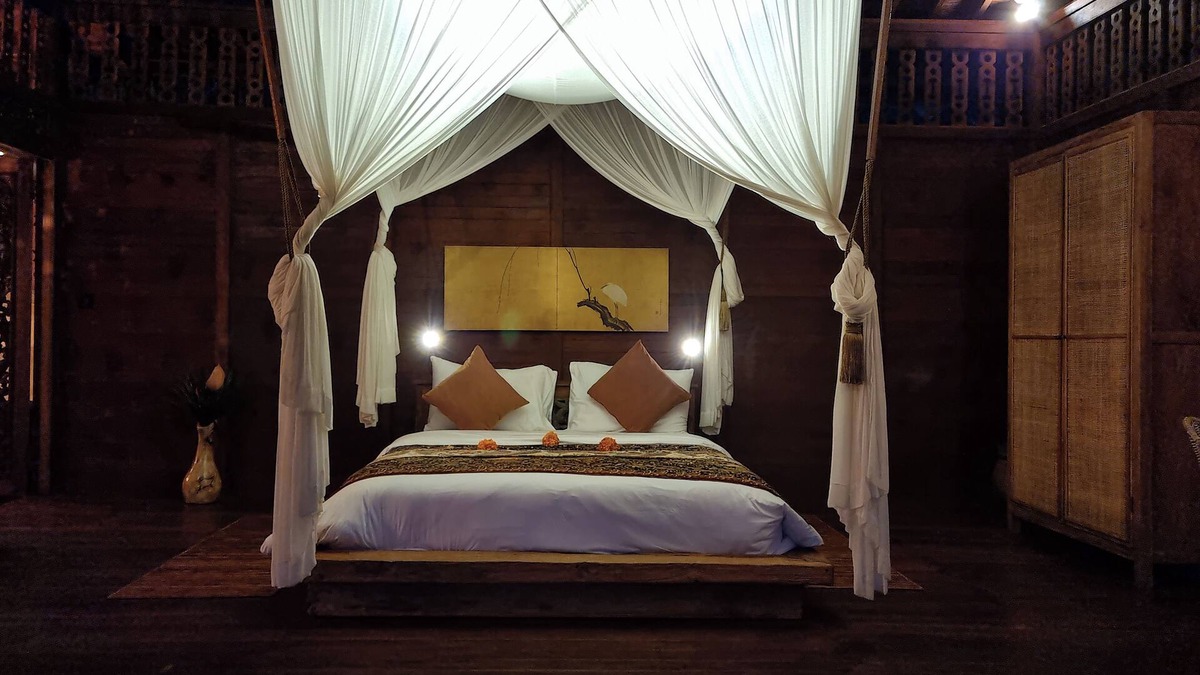 Sambahan Villa | Traditional Joglo Wood House in Jungle - 10 min to Ubud