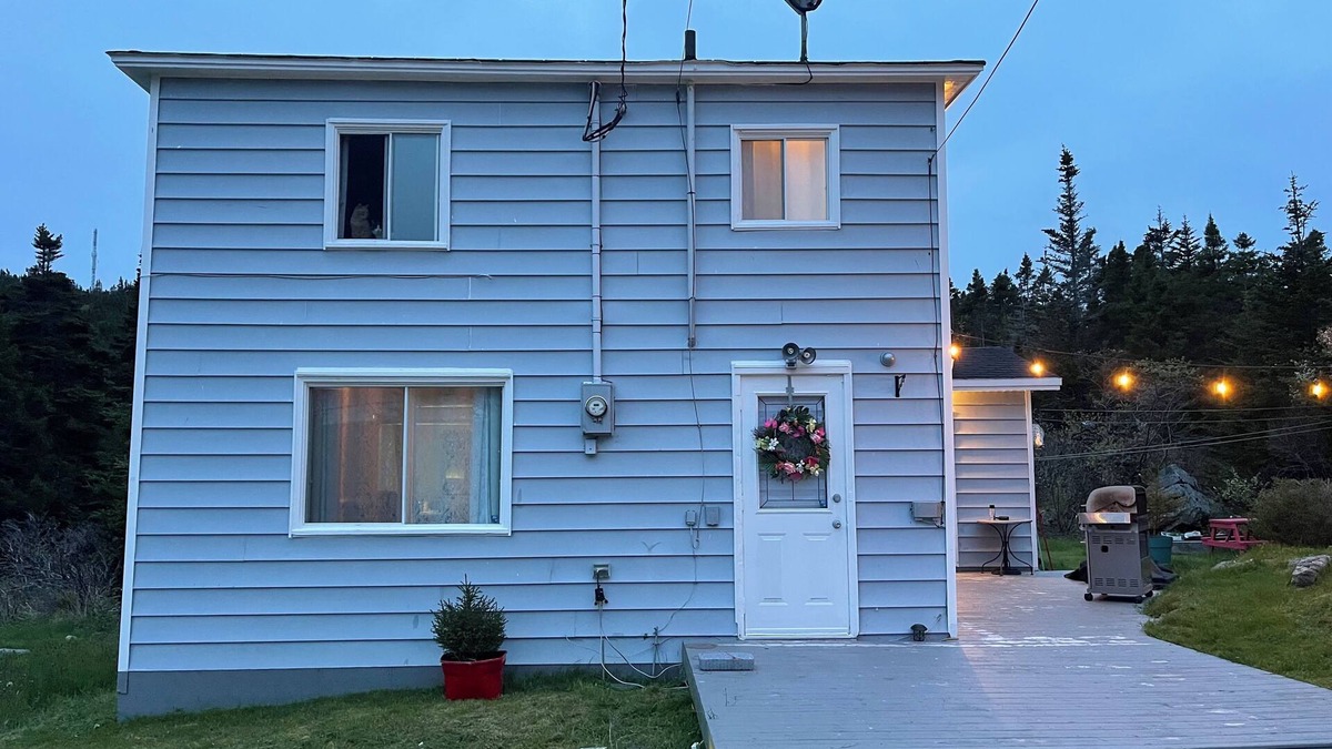 Fermeuse House | Traditional Newfoundland House