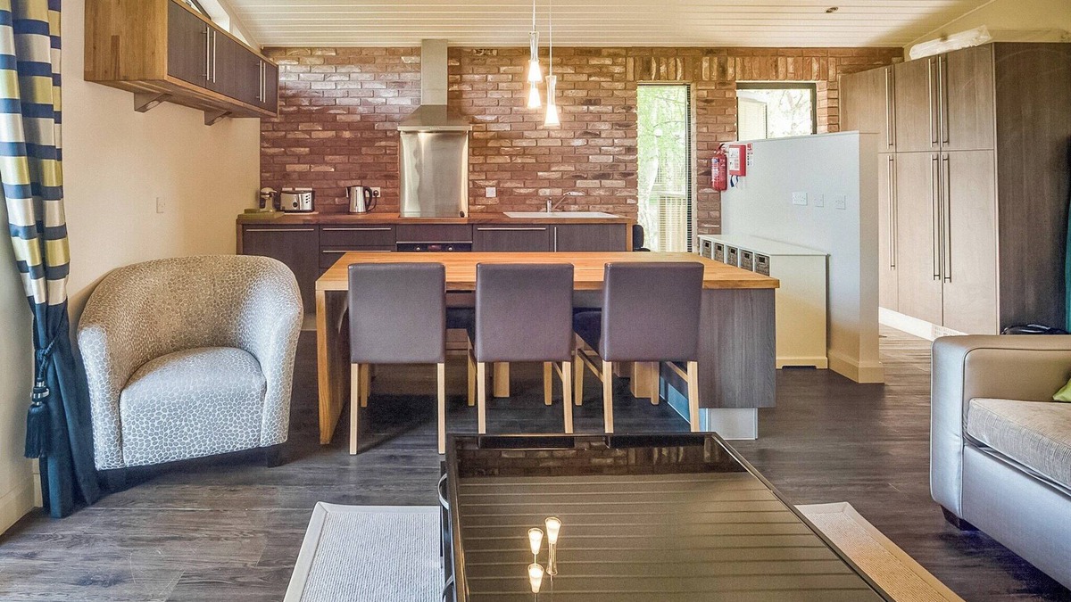 Dukeries Mill Ski Chalet | Traditional Pet Friendly 3 Bed