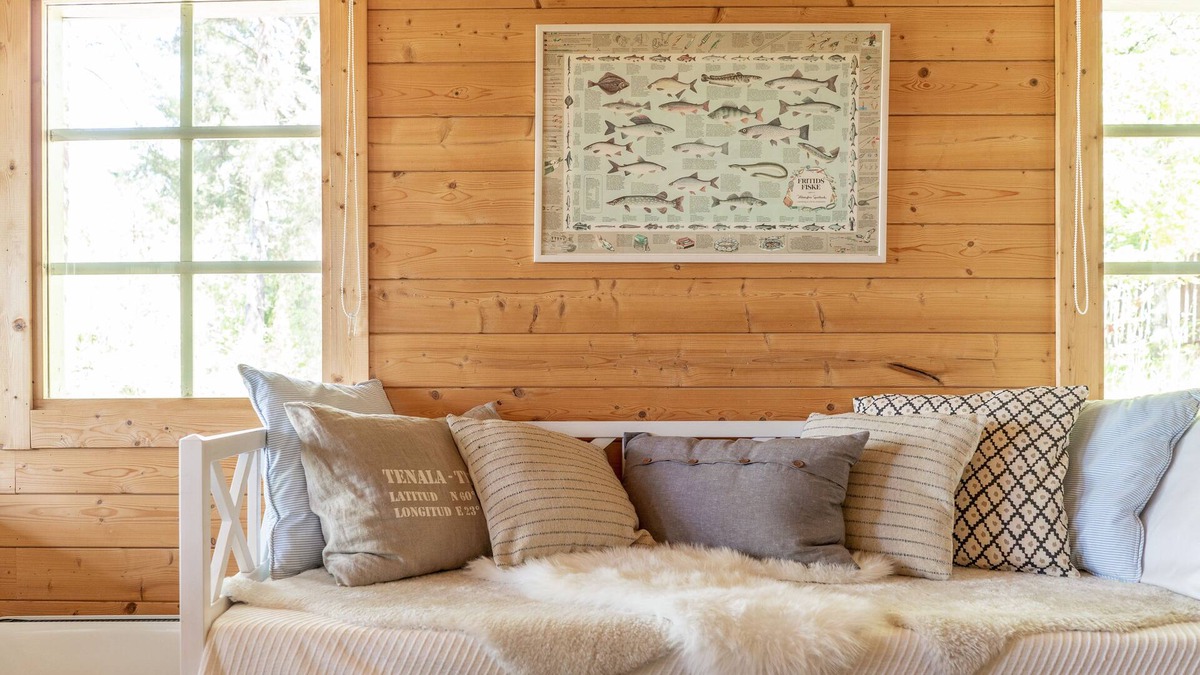 Raseborg House | Traditional Seaside Cottage