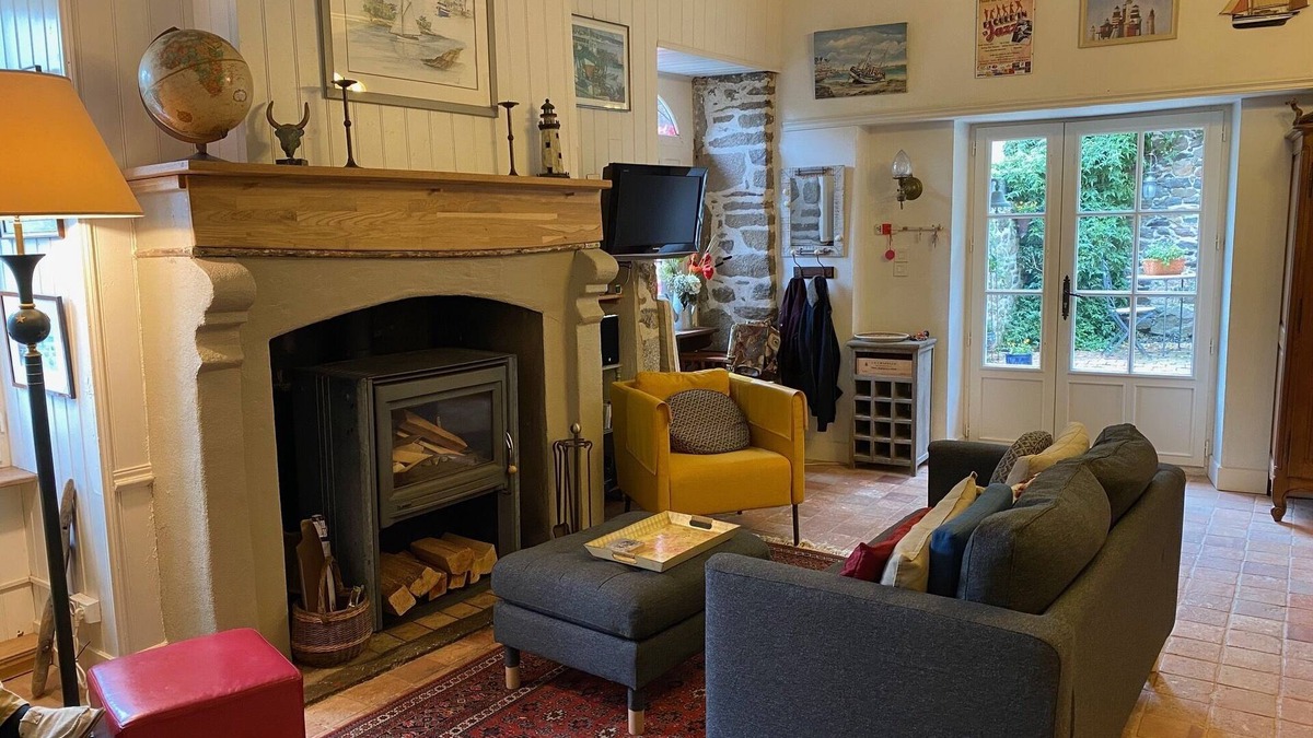 Saint-Suliac House | Traditional Stone House for 6 Guests