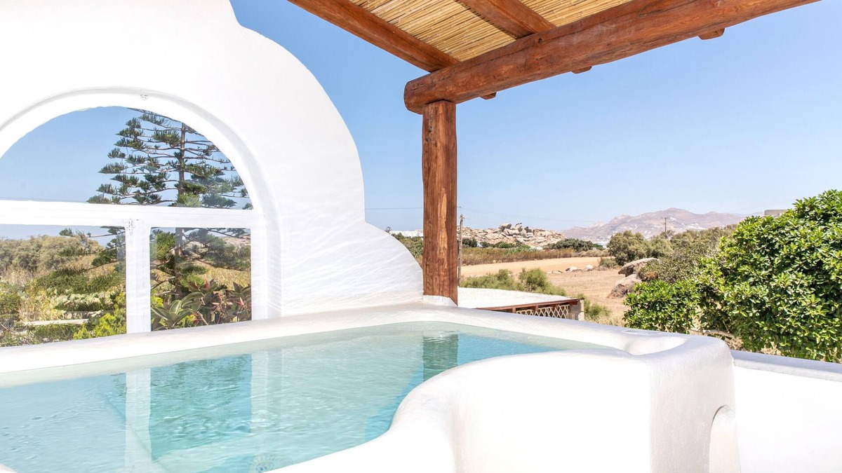 Agios Prokopios House | Traditional Styled Apartment With Private Outdoor Jacuzzi