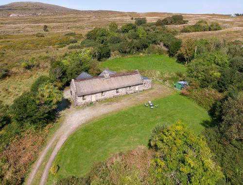Templenoe House | Traditional style thatched cottage in Kenmare