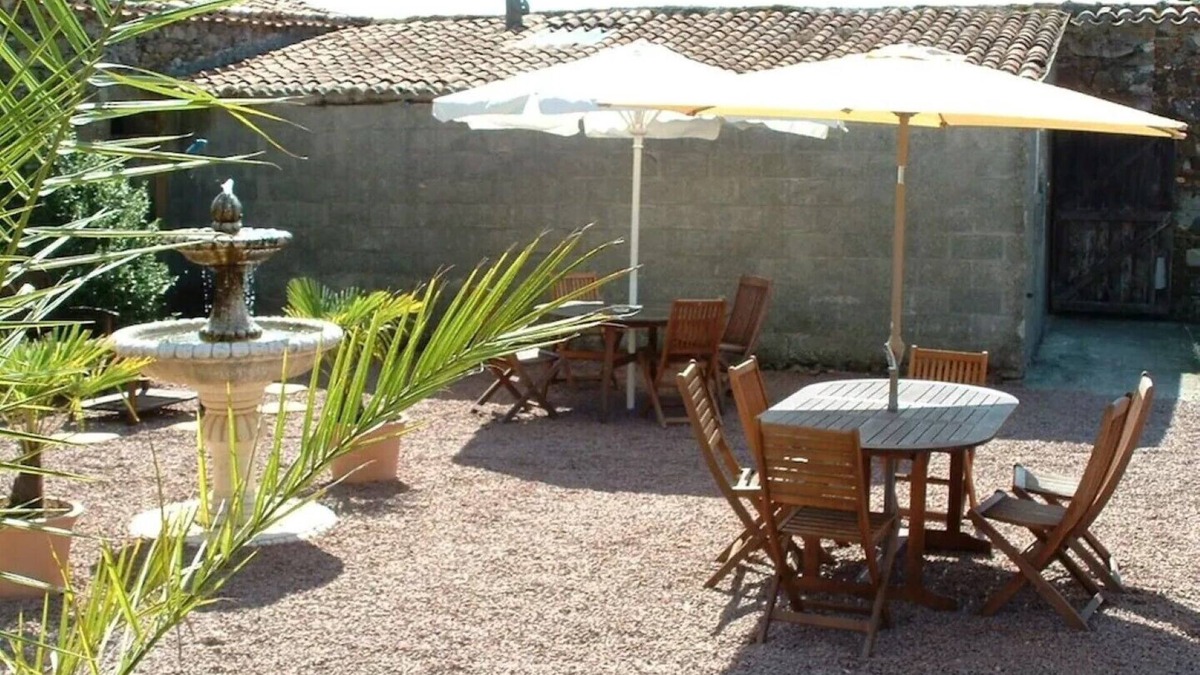 Monsireigne Other | Traditional Vendeen Farmhouse incorporating 3 gites. Family-friendly.
