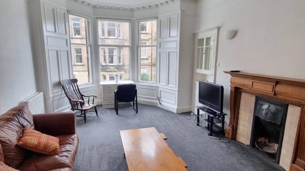 Bruntsfield Apartment | Traditional Victorian Edinburgh Flat Central Location, Bright and Airy