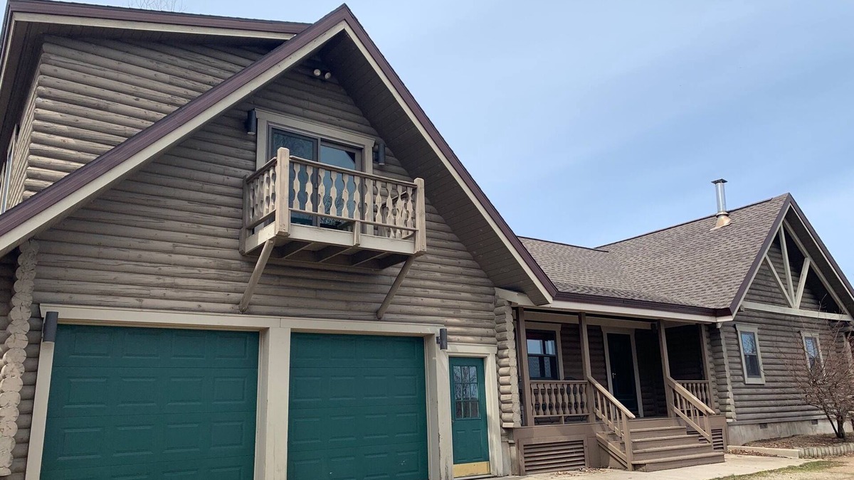 Munising House | TRAIL ACCESSIBLE! GREAT LOCATION! 5 MINUTES TO TRAIL SYSTEM!