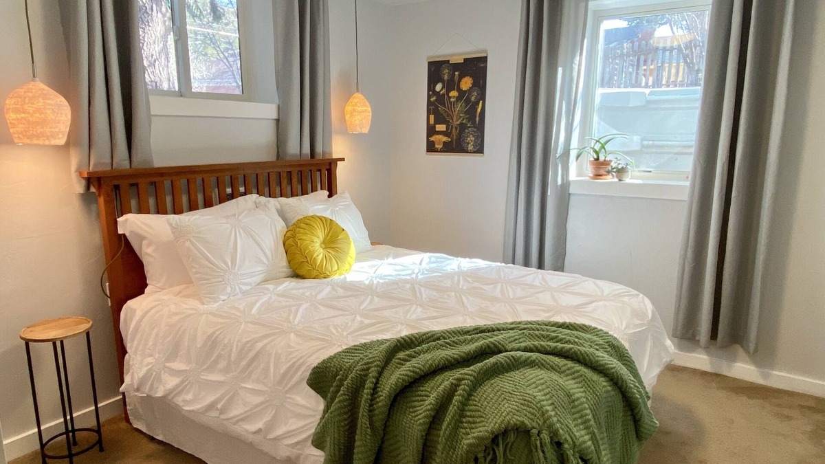 Helena House | Trail Lovers Getaway - walk or bike to downtown