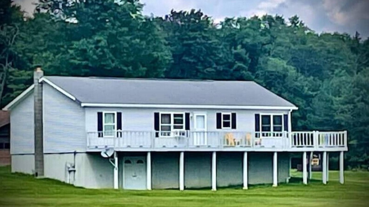 Coudersport House | Trail Side Inn- Near Cherry Springs & On the Trailn